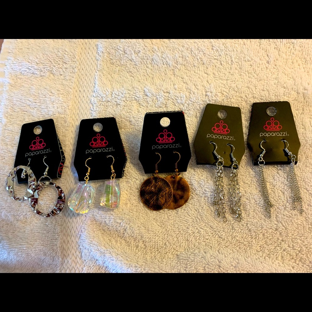 Bundle of Brand new Paparazzi earrings.